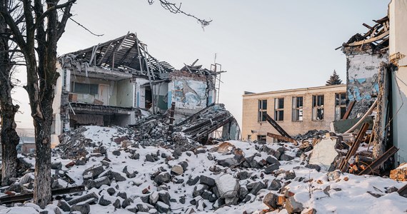 "Rosja nadal będzie wykorzystywać okres zimowy do prób wyczerpania Ukraińców i odbudowy własnych sił, dozbrajania i uzupełniania stanu osobowego" – powiedział rzecznik Rady Bezpieczeństwa Narodowego USA John Kirby. Wskazał także, że nowa rosyjska ofensywa może rozpocząć się wiosną. 