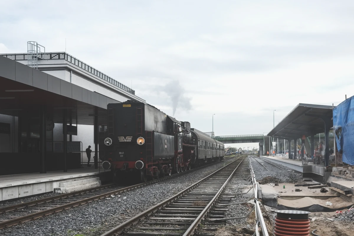 Organizacje zrzeszające miłośników parowozów m.in. z Japonii, Niemiec czy Belgii włączyły się w zbiórkę środków na odbudowę unikatowego parowozu Tr5-65 stojącego w Parowozowni Wolsztyn.