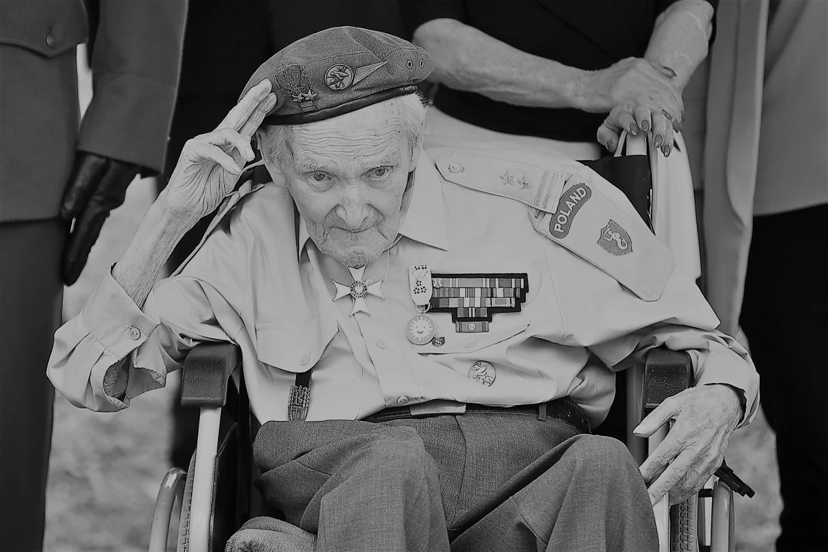 ​Prof. Wojciech Narębski został w sobotę pochowany na cmentarzu Grębałów w Krakowie. Podczas uroczystości pogrzebowych żołnierza 2 Korpusu Polskiego gen. Władysława Andersa i uczestnika walk pod Monte Cassino żegnali przedstawiciele władz państwowych, wojsko, harcerze i rodzina. Wojciech Narębski zmarł 27 stycznia w wieku 98 lat, w Krakowie. 