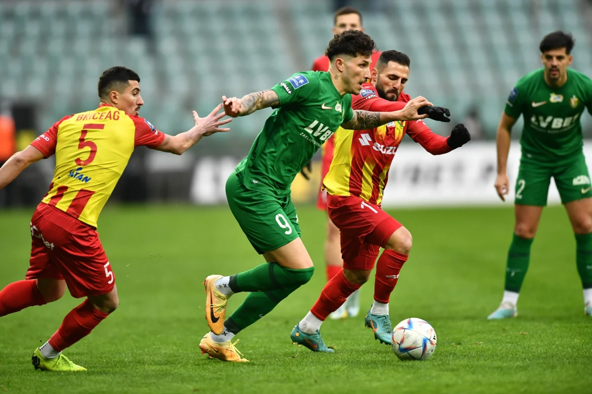 Śląsk Wrocław zremisował u siebie z Koroną Kielce 1:1 w meczu 20. kolejki piłkarskiej Ekstraklasy. Bramkę dla gospodarzy zdobył w 68. minucie John Yeboah. Wyrównał w 87. minucie z rzutu karnego Jakub Łukowski.