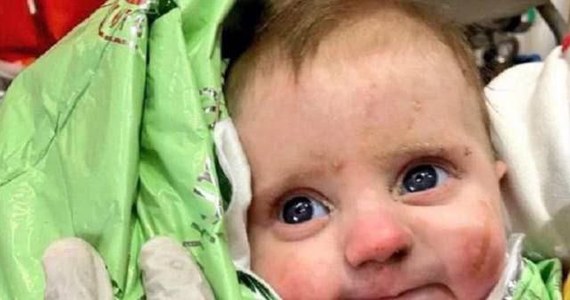 Brawa i okrzyki radości rozległy się, gdy ratownicy wyciągnęli spod gruzów zawalonego domu w Hatay 2-miesięcznie niemowlę. Dziecko przeżyło w ruinach, mimo że od trzęsienia ziemi w Turcji i w Syrii w chwili jego uratowania minęło 128 godzin.