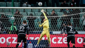 Legia nic nie odrobiła do Rakowa. Pekhart ratuje remis