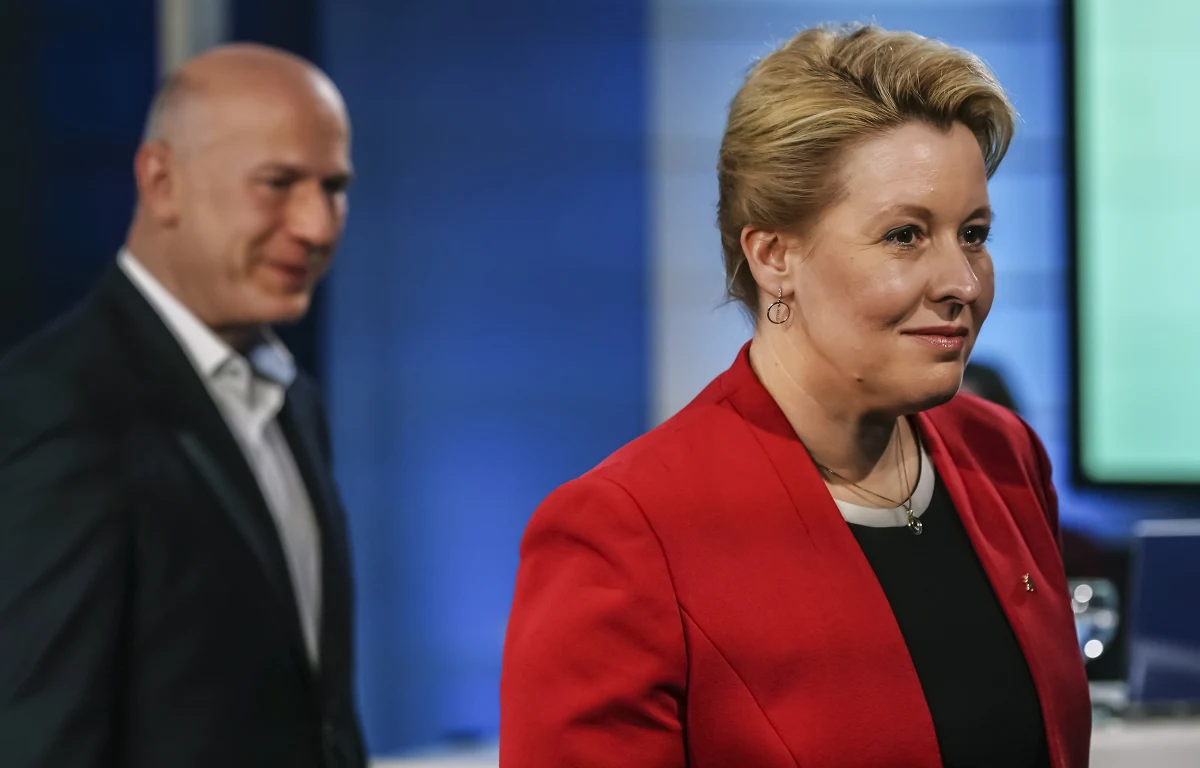 ​W Berlinie odbyły się w niedzielę powtórzone wybory do Izby Deputowanych. Powtórka to efekt wielu nieprawidłowości, do których doszło podczas wyborów we wrześniu 2021 roku. Według wstępnych prognoz zwyciężyła chadecka partia CDU (27,5 proc.). SPD, która wygrała w 2021 roku, tym razem jest na drugim miejscu.