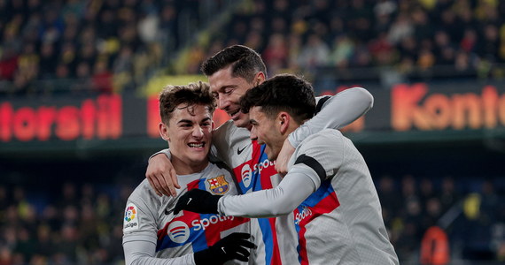 Piłkarze Barcelony pokonali na wyjeździe Villarreal 1:0 w 21. kolejce hiszpańskiej ekstraklasy i mają już jedenaście punktów przewagi nad Realem Madryt. Gola na wagę kolejnego kroku po mistrzostwo strzelił Pedri, a asystę zaliczył Robert Lewandowski.