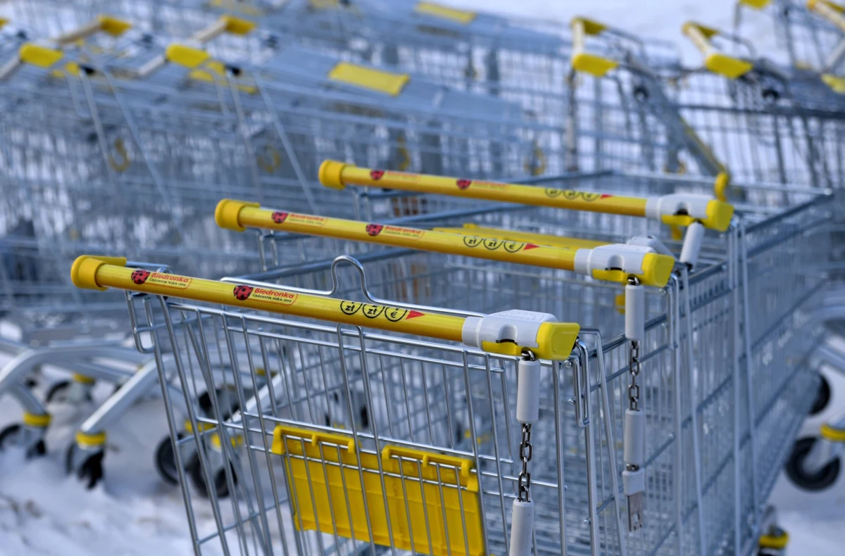 Styczeń przyniósł wyraźny wzrost inflacji - szacują ekonomiści. Ich zdaniem wzrost cen przyspieszył z grudniowego poziomu 16,6 do co najmniej 17,6 procent. Takie przynajmniej są przewidywania ekspertów. Oficjalne dane o inflacji Główny Urząd Statystyczny poda pojutrze.