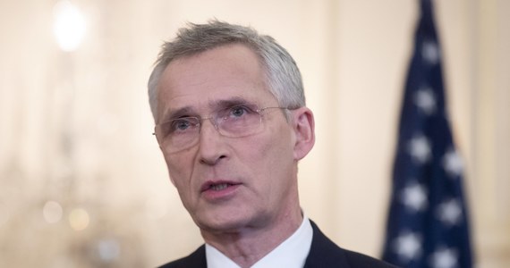 Państwa członkowskie NATO chcą, żeby Jens Stoltenberg pozostał szefem. O nieformalnym porozumieniu 30 krajów, by Norweg został na stanowisku do kwietnia 2024 roku – pisze, powołując się na informatorów, "Welt am Sonntag". Tymczasem rzeczniczka Sojuszu Północnoatlantyckiego Oana Lungescu powtarza: Stoltenberg nie zamierza przedłużyć swojej kadencji. Kto miałby w takim razie go zastąpić? Ruszyła karuzela nazwisk. 