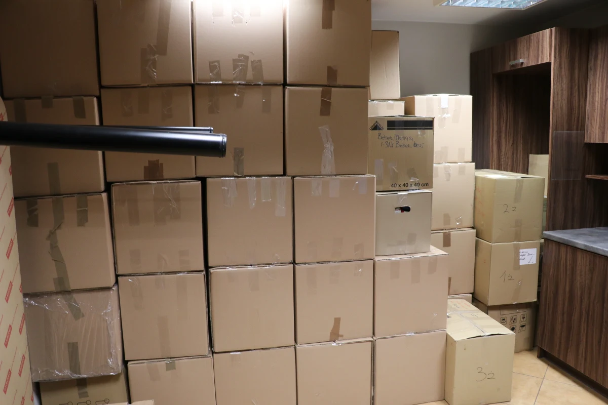 Pierwszy transport z darami wyjechał z Krakowa do Turcji. Dary są jednak zbierane cały czas a najbardziej potrzebne są ciepłe ubrania, śpiwory, produkty dla dzieci, ale też żywność długoterminowa. Wszystko trafi do poszkodowanych w wyniku tragicznego trzęsienia ziemi w południowej Turcji.