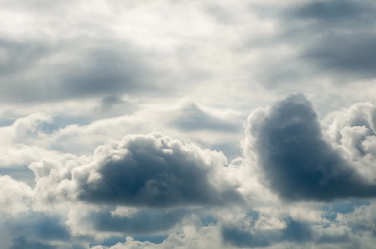Do 10 stopni Celsjusza w dzień, niewielki mróz w nocy, a także przejściowe opady deszczu lub deszczu ze śniegiem - taką pogodę na najbliższy tydzień prognozuje Instytut Meteorologii i Gospodarki Wodnej - Państwowy Instytut Badawczy. Jak podano w komunikacie, "najwięcej słońca na południu kraju, głównie w górach; w weekend możliwy silniejszy wiatr".