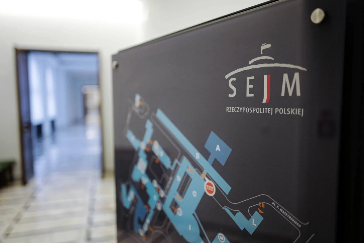 Ostatni tydzień w Sejmie to prawdziwy "wysyp" posiedzeń podkomisji stałych. Niespodziewane przyspieszenie to efekt kilkunastu publikacji RMF FM, w których ujawniliśmy bezczynność sejmowych zespołów oraz skalę dodatków, które otrzymali przewodniczący niepracujących podkomisji.