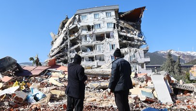 Ponad 8 dni spędzili pod gruzami. Kolejne osoby uratowane w Turcji