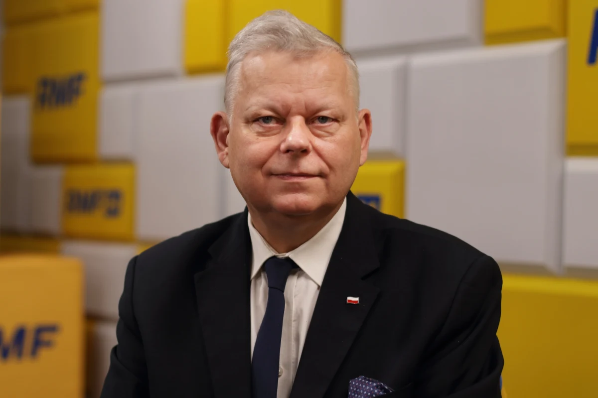 "Szanuję prezydenta, bo szanuję Polskę i głowę państwa. Miał prawo do takiej reakcji" - mówił Marek Suski w Porannej rozmowie w RMF FM o decyzji Andrzeja Dudy, który skierował nowelizację ustawy o Sądzie Najwyższym do Trybunału Konstytucyjnego.