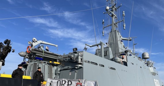Dziś w południe przy Molo Południowym w Gdyni uroczystość pierwszego podniesienie bandery na ORP Mewa. To trzeci z serii nowoczesnych niszczycieli min wcielany do naszej Marynarki Wojennej. Jego prototypem był Kormoran, który służbę rozpoczął 5 lat temu.

