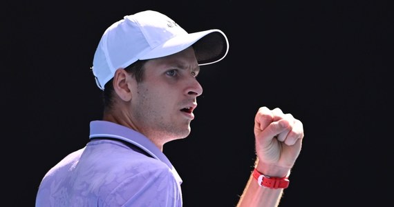 Rozstawiony z numerem piątym Hubert Hurkacz awansował do 1/8 finału halowego turnieju ATP na kortach twardych w Rotterdamie. Polski tenisista na otwarcie pokonał Hiszpana Roberto Bautistę-Aguta 7:5, 6:7 (7-9), 7:6 (7-4).