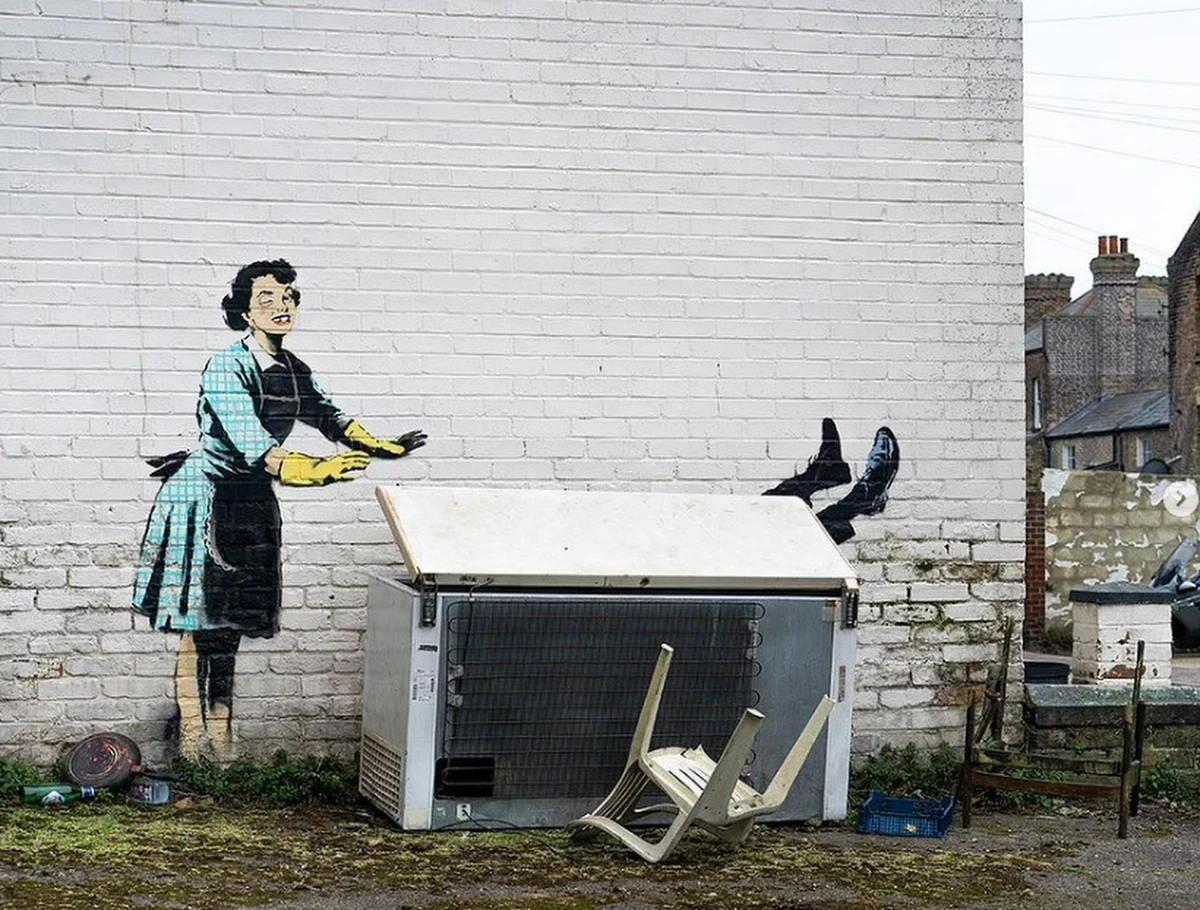 Na ścianie w angielskim mieście Margate pojawił się nowy mural Banksy'ego. Widać na nim gospodynię domową z opuchniętym okiem i wybitym zębem. W ten sposób artysta chciał zwrócić uwagę na problem przemocy domowej.