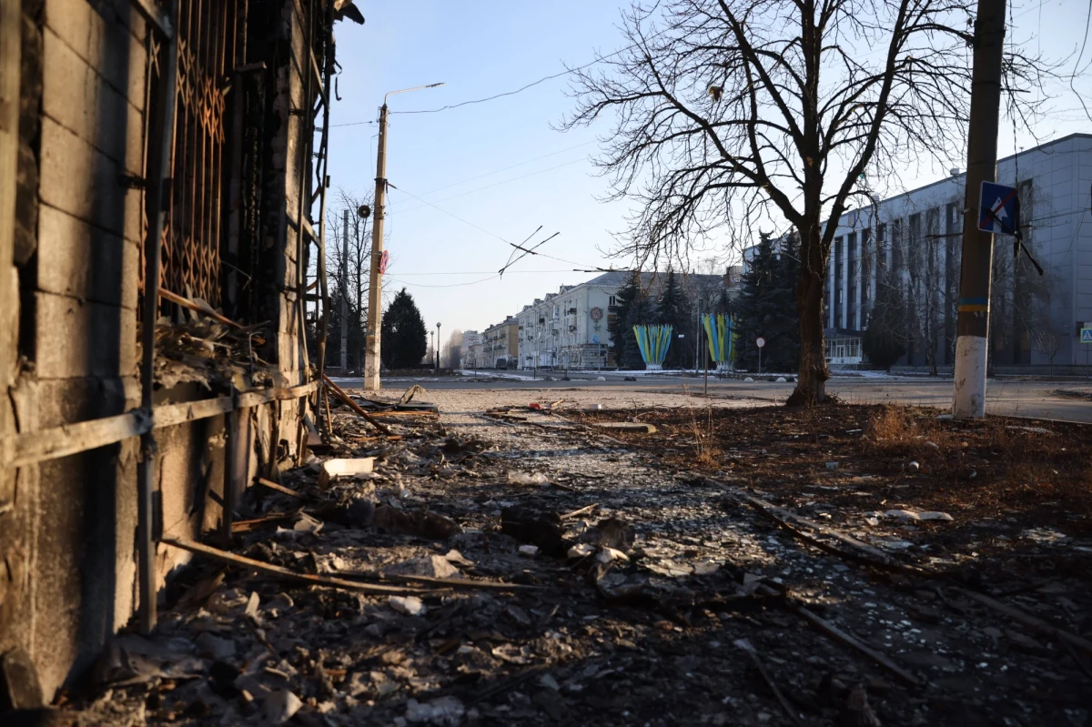 "The New York Times" opublikował wideo z Bachmutu. Widać na nim rosyjski atak rakietowy na grupę wolontariuszy. W wyniku zdarzenia zginął Amerykanin Pete Reed.