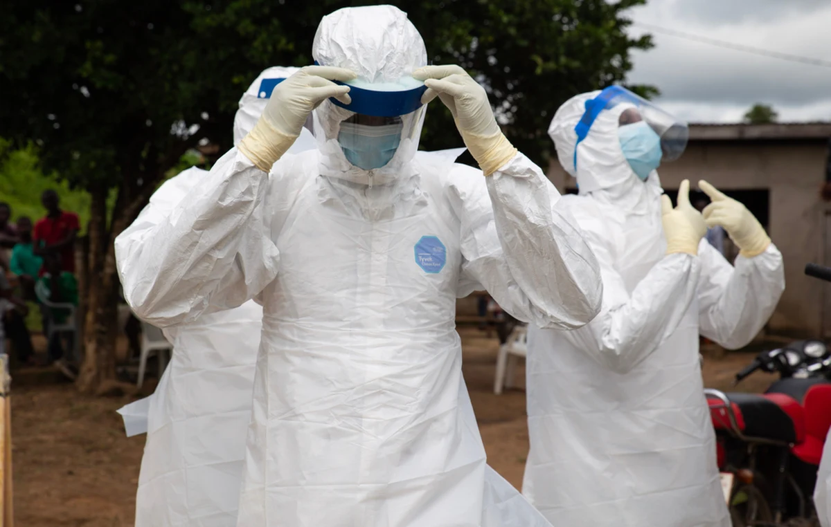 W Afryce wybuchło ognisko epidemiczne wirusa marburg. Wywoływana przez niego gorączka krwotoczna doprowadziła do śmierci już co najmniej dziewięciu osób w Gwinei Równikowej. Światowa Organizacja Zdrowia zwołała dziś pilne spotkanie, na którym przedyskutowano rozwój ogniska chorobowego.