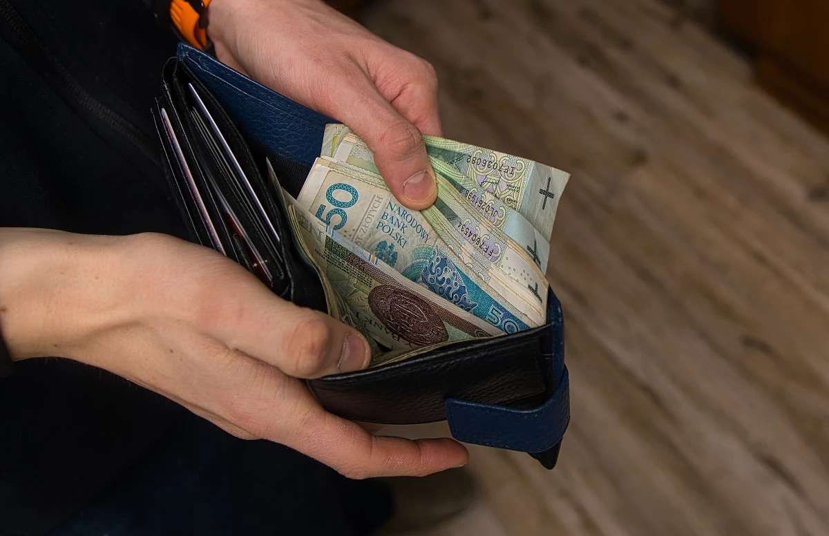 Inflacja znów w górę. Ceny towarów i usług konsumpcyjnych w styczniu 2023 r. wzrosły rok do roku o 17,2 proc. To jednak mniej niż oczekiwano. W porównaniu z poprzednim miesiącem ceny wzrosły o 2,4 proc. - podał Główny Urząd Statystyczny.