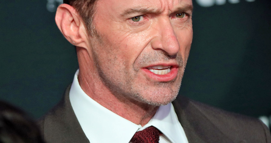 Hugh Jackman pochodzi z rozbitej rodziny. Gdy gwiazdor filmowej serii "X-Men  miał 8 lat, jego rodzice się rozstali, a on trafił pod opiekę ojca. Odtwórca roli Wolverine'a w najnowszym wywiadzie ujawnił, że niedawno postanowił zasięgnąć pomocy specjalisty, aby przepracować traumę związaną z byciem porzuconym przez matkę. "Bardzo mi to pomogło" - zapewnił laureat Złotego Globu.