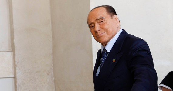 ​Po 6 latach procesu sąd w Mediolanie uniewinnił w środę byłego premiera Włoch Silvio Berlusconiego i pozostałe 28 osób w jednej ze spraw dotyczących przyjęć w jego domu, nazwanych "bunga bunga". Chodzi o zarzut korupcji i składania - w zamian za korzyści materialne - fałszywych zeznań, dotyczących charakteru imprez z udziałem młodych kobiet.