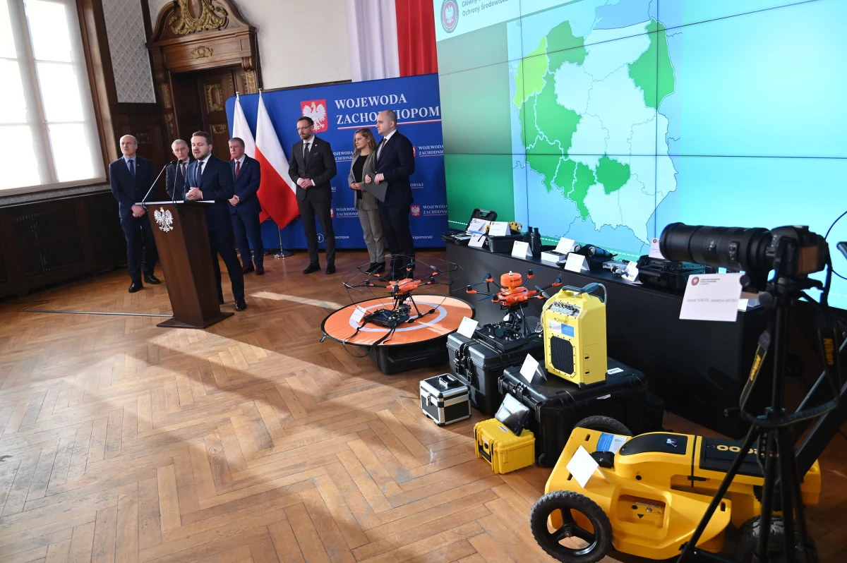 Działalność Wydziału Zwalczania Przestępczości Środowiskowej zainaugurowano w środę w Szczecinie. Nowa komórka powstała w strukturach Wojewódzkiego Inspektoratu Ochrony Środowiska i ma walczyć m.in. z nielegalnym składowaniem odpadów i ich transgranicznym przemieszczaniem.

