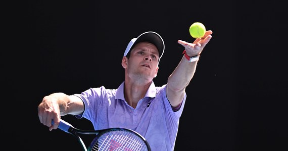 Rozstawiony z numerem piątym Hubert Hurkacz odpadł w drugiej rundzie halowego turnieju ATP na kortach twardych w Rotterdamie. Polski tenisista w dwóch setach przegrał z Bułgarem Grigorem Dimitrowem 6:7 (4-7), 6:7 (5-7).