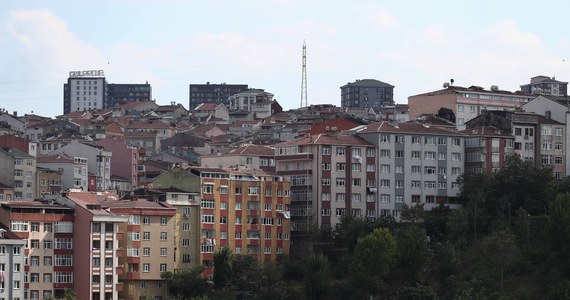 W Stambule jest około 90 tys. budynków, którym w przypadku trzęsienia ziemi grozi zupełne zniszczenie - ostrzegł w środę burmistrz największego miasta Turcji Ekrem Imamoglu.