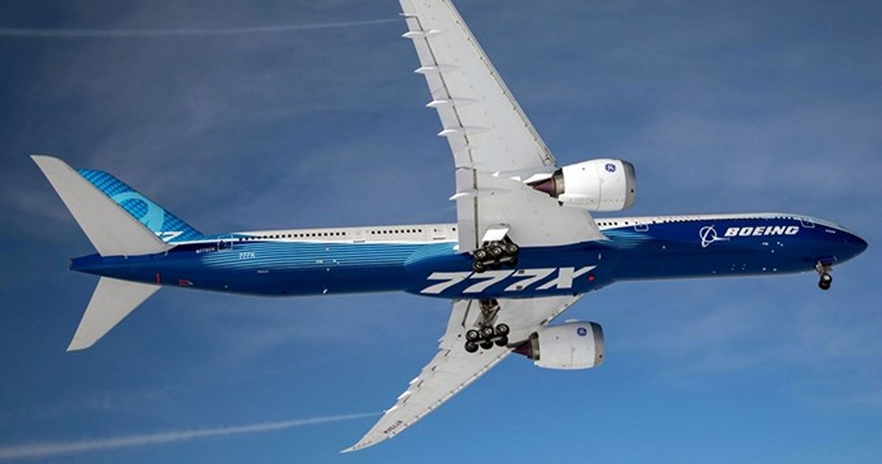 O mały włos i doszłoby do katastrofy samolotu pasażerskiego Boeing 777 na Hawajach. Piloci w ostatnim momencie poderwali maszynę i uniknęli uderzenia w taflę wód Oceanu Spokojnego.