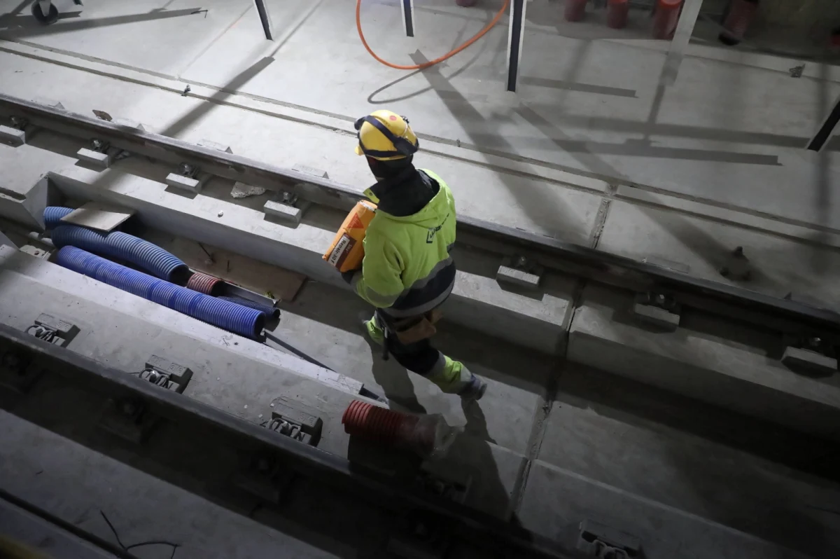 ​Od piątku, 17 lutego, w związku z rozpoczęciem budowy stacji metra Chrzanów, zamknięty zostanie przejazd ulicą Rayskiego na Bemowie. Zmieni się też trasa linii 249. Prace rozpoczną się także w rejonie ulic Połczyńskiej, Dostawczej i Łęgi.