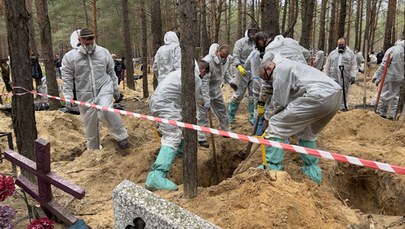 Masowe groby, cywile zabijani w bestialski sposób. O tych zbrodniach Rosjan trzeba pamiętać