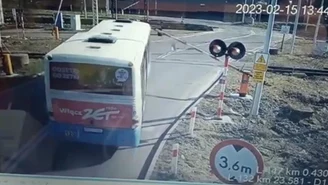 Zabrze: Rozpędzony autobus wyłamał rogatki. Kierowca pod wpływem narkotyków