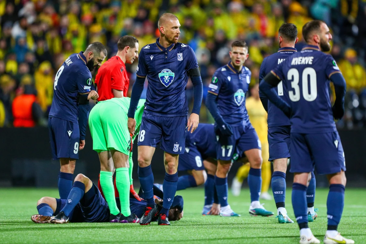 Piłkarze Lecha Poznań zremisowali na wyjeździe z norweskim Bodoe/Glimt 0:0 w pierwszym meczu barażowym o awans do 1/8 finału Ligi Konferencji. Rewanż rozegrany zostanie za tydzień w Poznaniu.