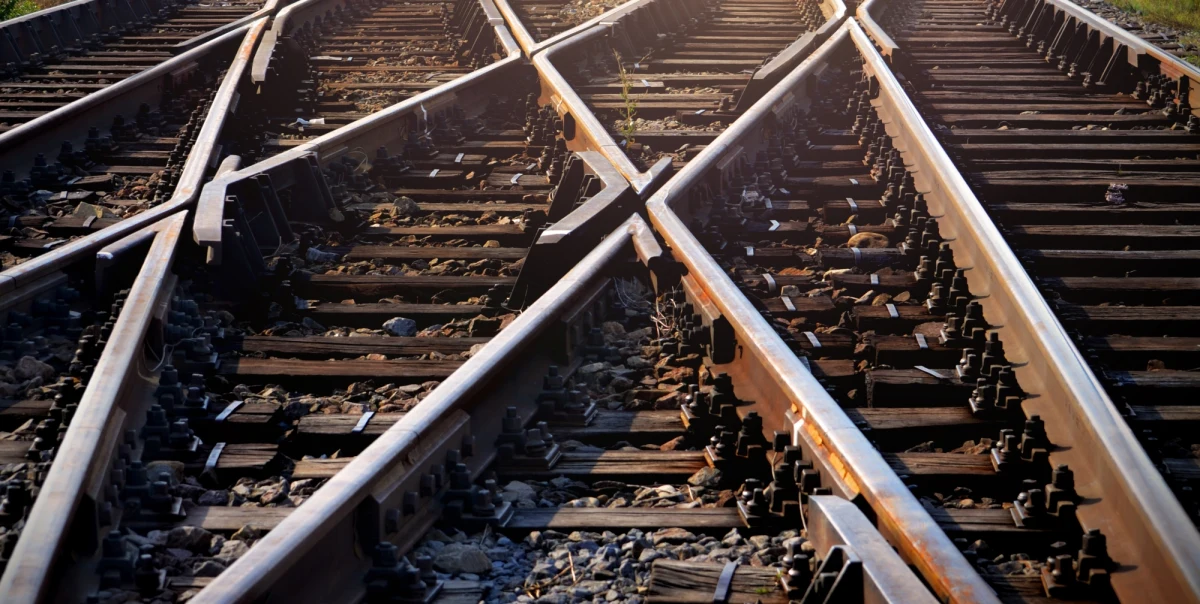 W Van Buren Township, pod Detroit w stanie Michigan, wykoleił się w czwartek pociąg z wagonem przewożącym niebezpieczne materiały. Przyczyna katastrofy nie jest jeszcze jasna. To drugi w ciągu tygodnia w USA wypadek pociągu z niebezpiecznymi materiałami. Do poprzedniego doszło w nocy z ubiegłego piątku na sobotę w East Palestine w stanie Ohio.