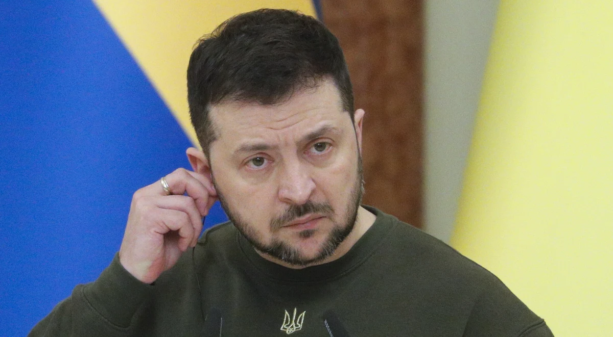 ​Prezydent Ukrainy Wołodymyr Zełenski w wywiadzie udzielonym w czwartek brytyjskiej stacji BBC wykluczył możliwość oddania części terytorium kraju w ramach ewentualnego porozumienia pokojowego z Rosją.