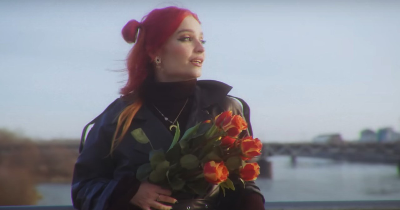 Nagrała po polsku nowy przebój "Flowers" Miley Cyrus. "Kwiaty" hitem