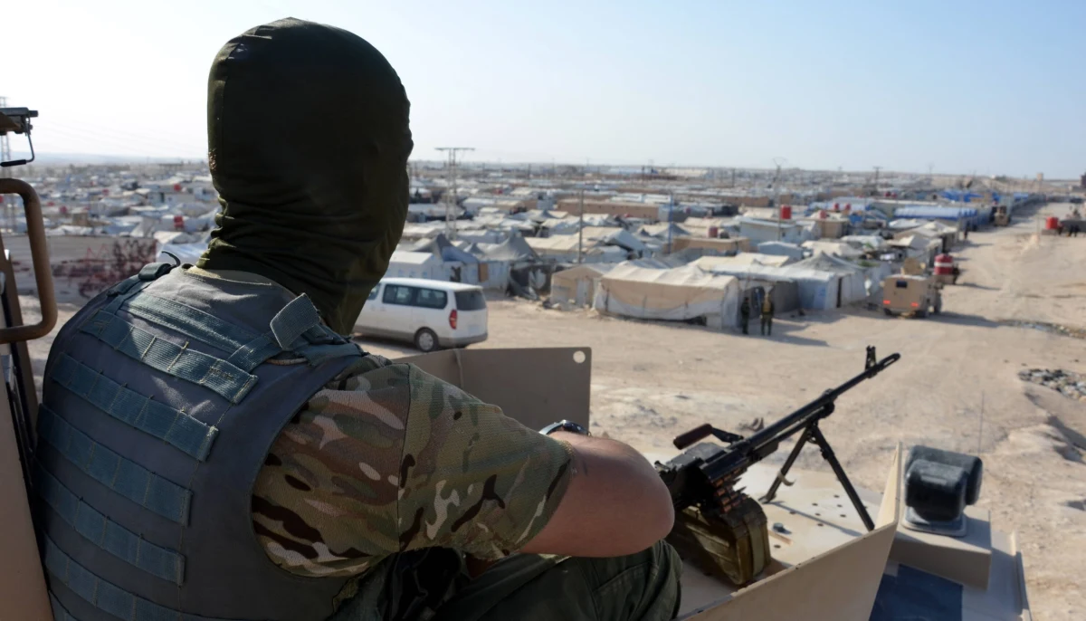 Armia USA ogłosiła w piątek, że zabiła wysokiego rangą przywódcę Państwa Islamskiego Hamzę al-Homsiego podczas operacji wojskowej w północno-wschodniej Syrii. Czterech amerykańskich żołnierzy zostało rannych podczas tej akcji.