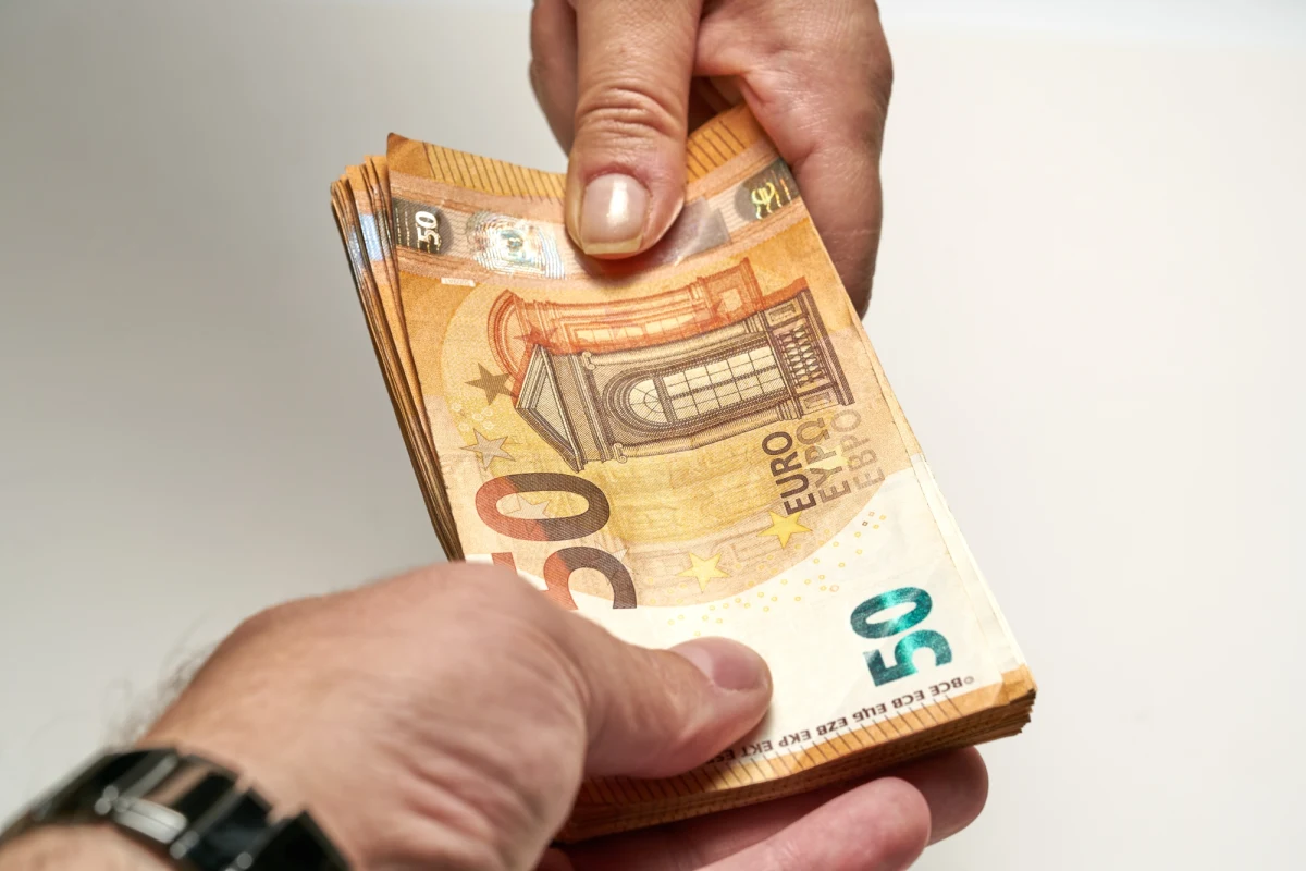 Wbrew wcześniejszej zapowiedzi Bułgaria nie przyjmie euro na początku 2024 roku - poinformowała w piątek minister finansów Rosica Wełkowa. Nie wykluczyła, że może to nastąpić później w 2024 roku, ale - jak dodała - jest to raczej wątpliwe.