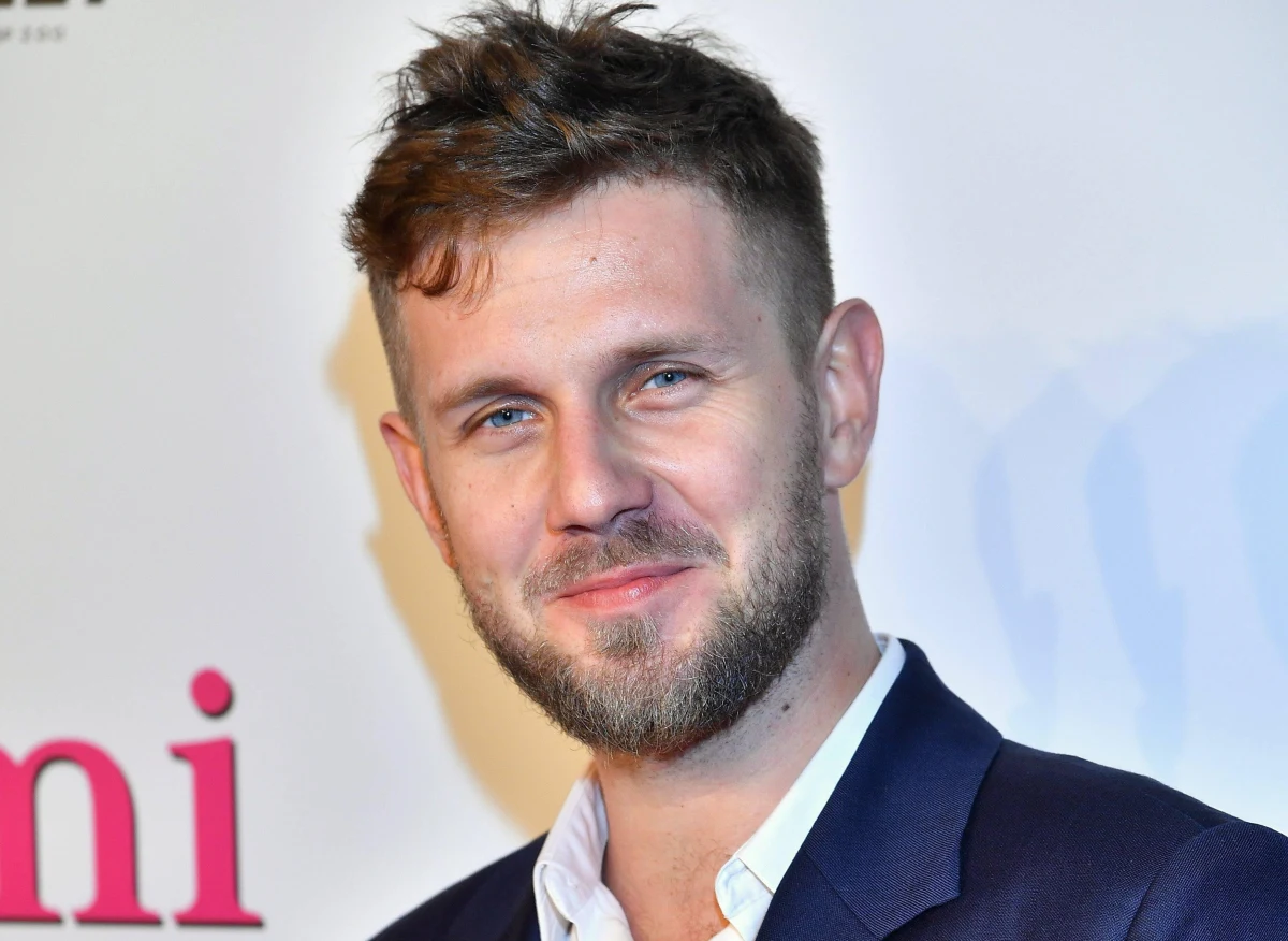 "Chciałbym zaznaczyć, że nie zażywam narkotyków, co wykazały dzisiejsze testy, więc bardzo proszę o zaprzestanie pomówień" - napisał Antoni Królikowski w oświadczeniu opublikowanym na swoim profilu na Instagramie. Wczoraj wieczorem Polska Agencja Prasowa poinformowała, że według nieoficjalnych informacji znany aktor miał prowadzić samochód pod wpływem środków odurzających.