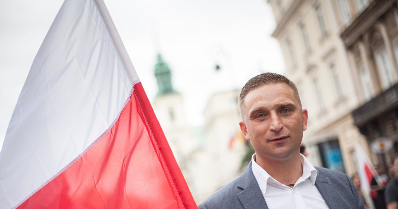  Akcja służb w domu Robert Bąkiewicza. Robią rewizję