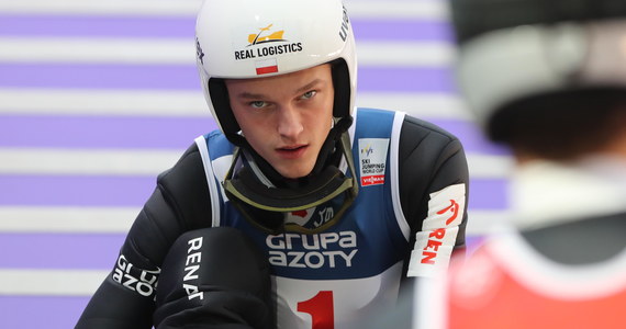 Tomasz Pilch i Kacper Juroszek zajęli piąte miejsce w rywalizacji duetów w zawodach Pucharu Świata w skokach narciarskich w rumuńskim Rasnovie. Zwyciężyli Niemcy, przed Słoweńcami i Austriakami.