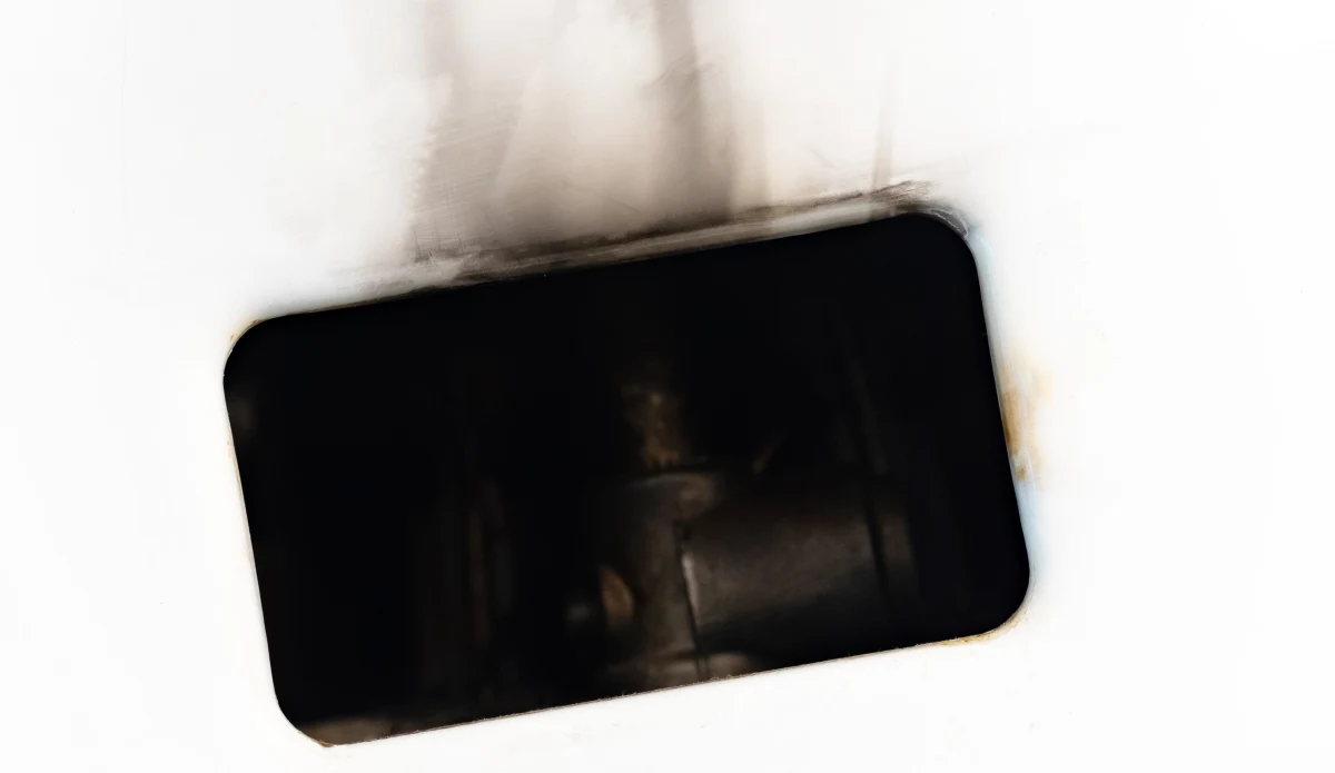 Zatrucie czadem podczas kąpieli w łazience mogło być przyczyną śmierci 25-letniej kobiety w Krapkowicach (woj. opolskie). Ratownikom nie udało się jej odratować.