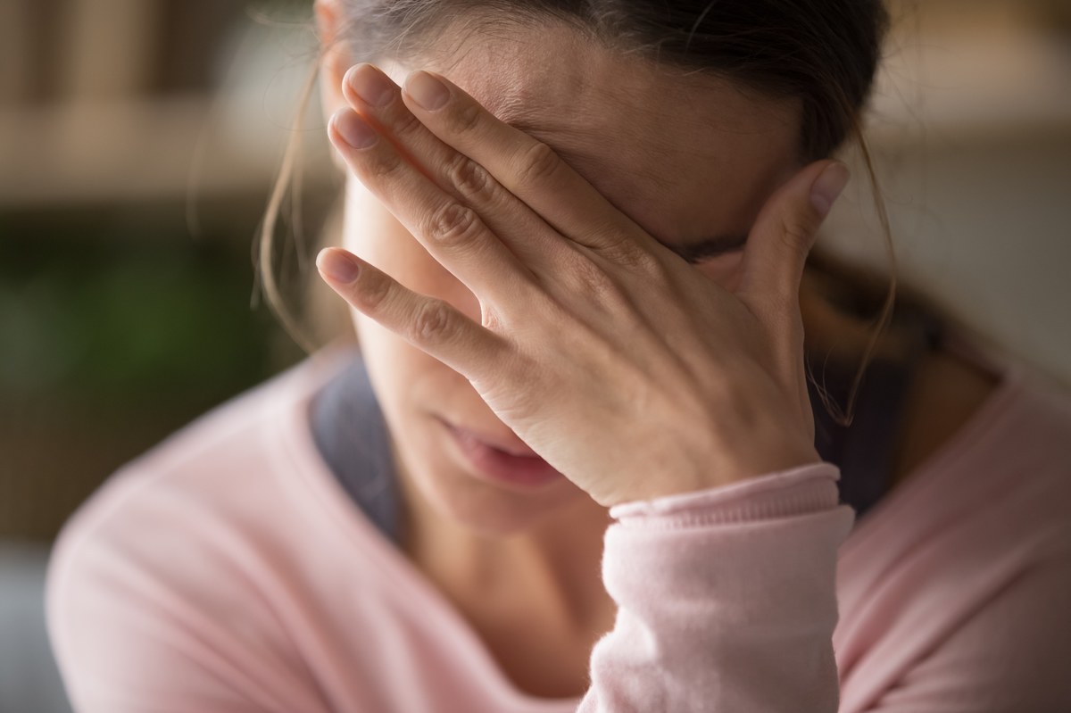 „Gdyby wojna przeniosła się na nasze terytorium, 31 proc. Polaków uciekłoby na Zachód, do walki stanęłaby jedna piąta” - podaje dziś "Rzeczpospolita", cytując wyniki badania zrealizowanego na zlecenie Laboratorium Badań Wojny w Ukrainie. To samo badanie pokazuje jednak, że bardziej niż konfliktu zbrojnego boimy się inflacji i niszczenia państwa przez obóz rządzący.