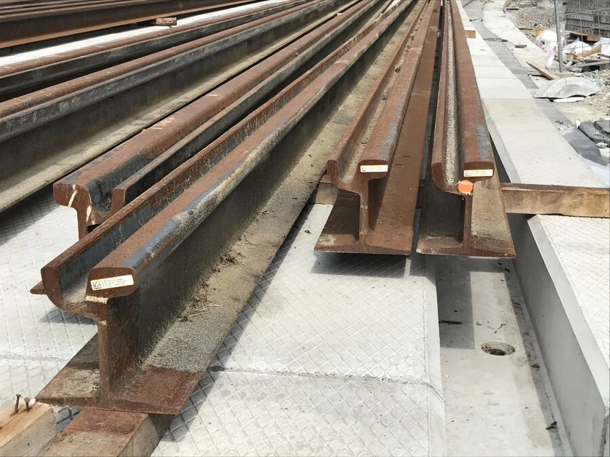 We wtorek, 21 lutego, od godz. 22.00 zostanie wyłączony ruch tramwajowy na al. Pokoju w kierunku ronda Grzegórzeckiego. Zmiany będą dotyczyć linii tramwajowych nr 1, 14 i 22. Uruchomiona będzie zastępcza komunikacja autobusowa.