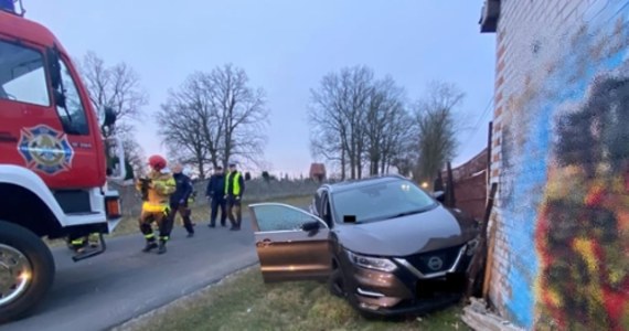 Około godz. 4.05 na drodze krajowej numer 14 w miejscowości Sosnowiec Pieńki (gmina Stryków), kierujący autem osobowym zderzył się z ciężarówką. Zginął 63-letni łodzianin. Do drugiego wypadku doszło ok. 6.00 rano w miejscowości Drużbice Kolonia, na terenie powiatu bełchatowskiego. Zginął 70-letni kierowca nissana, który uderzył swoim autem w budynek gospodarczy. 