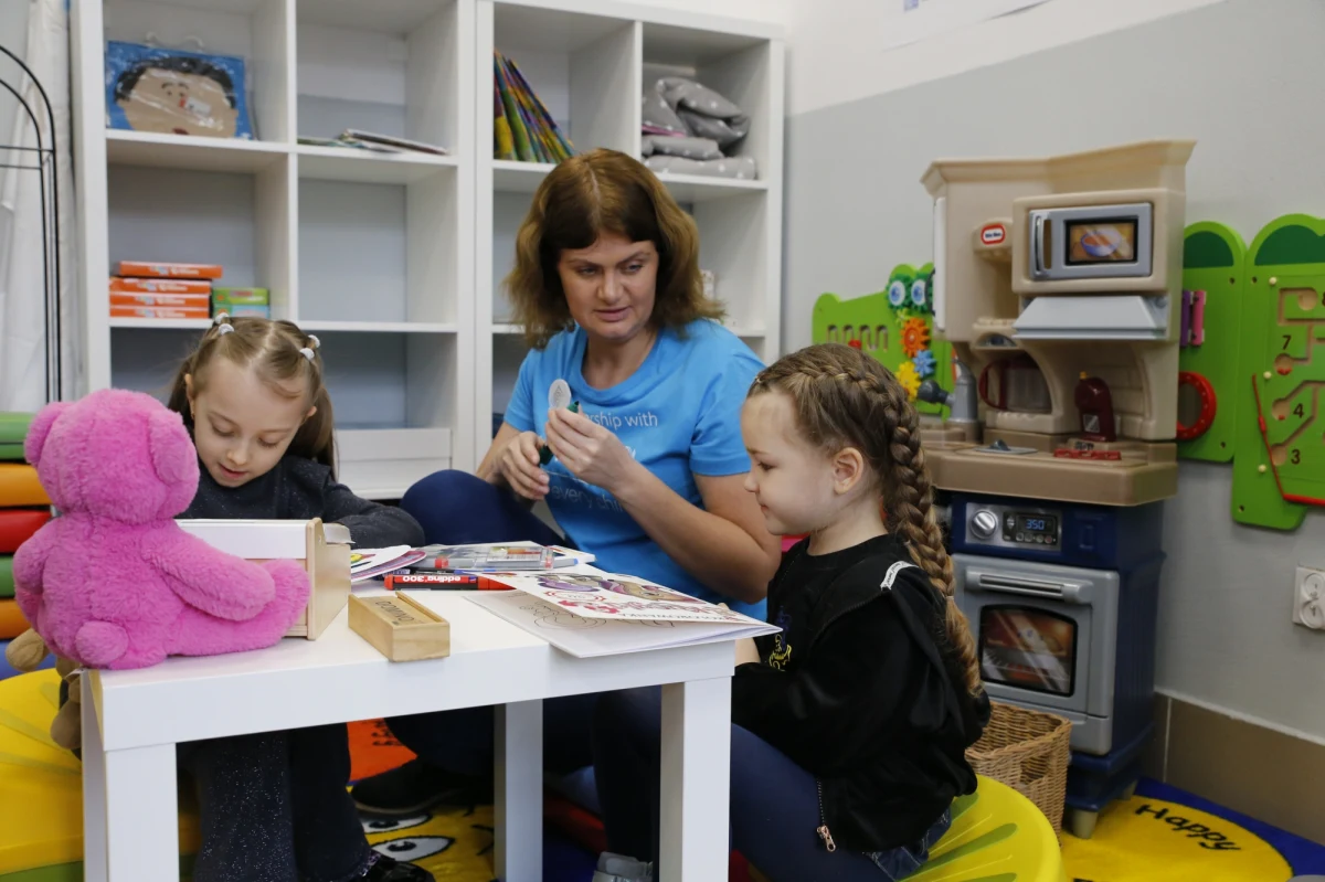 Kawiarnia, kącik zabaw dla najmłodszych, biblioteka z literaturą ukraińskojęzyczną dla dzieci i młodzieży - to wszystko znajduje się w Spilno Hub, nowym miejscu otwartym dziś w Katowicach, a służącym polsko-ukraińskiej integracji.

