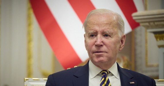 Joe Biden jeszcze dziś około godz. 23 ma wylądować w Warszawie - wynika z nieoficjalnych informacji. Wcześniej amerykański prezydent pociągiem z Kijowa ma dotrzeć do Przemyśla, skąd ma udać się na lotnisko w Rzeszowie Jasionce.