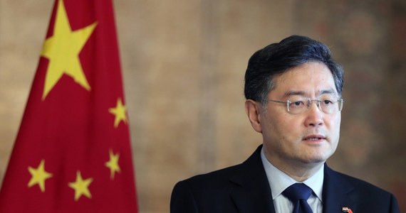 Chiny są "głęboko zaniepokojone" eskalacją konfliktu na Ukrainie i możliwością wymknięcia się sytuacji spod kontroli - powiedział we wtorek chiński minister spraw zagranicznych Qin Gang cytowany przez agencję Reutera.