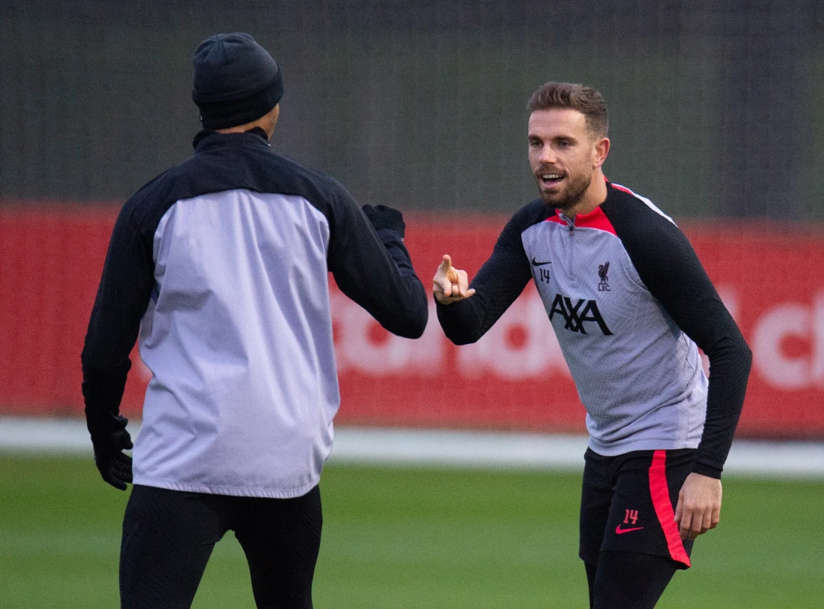 Wieczorem rozegrane zostaną dwa kolejne spotkania 1/8 finału piłkarskiej Ligi Mistrzów. Emocje budzi dwumeczowa rywalizacja Liverpoolu i Realu Madryt. Te drużyny w maju zeszłego roku zmierzyły się w wielkim finale Champions League. Real wygrał wtedy 1:0 i teraz madrycki klub także wydaje się faworytem. W drugiej parze zagrają Eintracht Frankfurt i Napoli Piotra Zielińskiego.