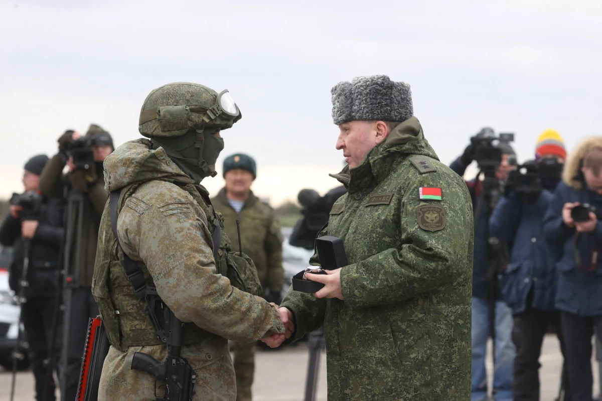 Białoruś widzi bezpośrednie zagrożenie dla swojego bezpieczeństwa - przekazał minister obrony tego kraju Wiktor Giennadijewicz Chrenin. Szef resortu wskazuje na znaczące zgrupowanie armii ukraińskiej koło białoruskiej granicy.