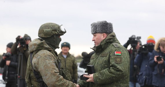 Białoruś widzi bezpośrednie zagrożenie dla swojego bezpieczeństwa - przekazał minister obrony tego kraju Wiktor Giennadijewicz Chrenin. Szef resortu wskazuje na znaczące zgrupowanie armii ukraińskiej koło białoruskiej granicy.