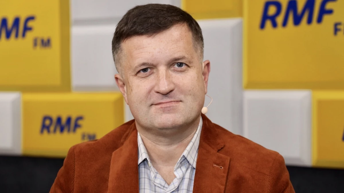 „To jest przemówienie dobre, nawet przemówienie bardzo dobre, bo to nie jest przemówienie do nas” – tak gen. Jarosław Stróżyk w Rozmowie w południe w RMF FM skomentował dzisiejsze przemówienie Władimira Putina. „Pamiętajmy o tym, że my trochę żyjemy jednak w bańce, a przeciwko Putinowi jest mniej więcej jedna trzecia państw tego świata. Te pozostałe dwie trzecie – neutralne bądź popierające Rosję – chcą pewne rzeczy usłyszeć i to on przekazuje również na rynek wewnętrzny” – mówił.